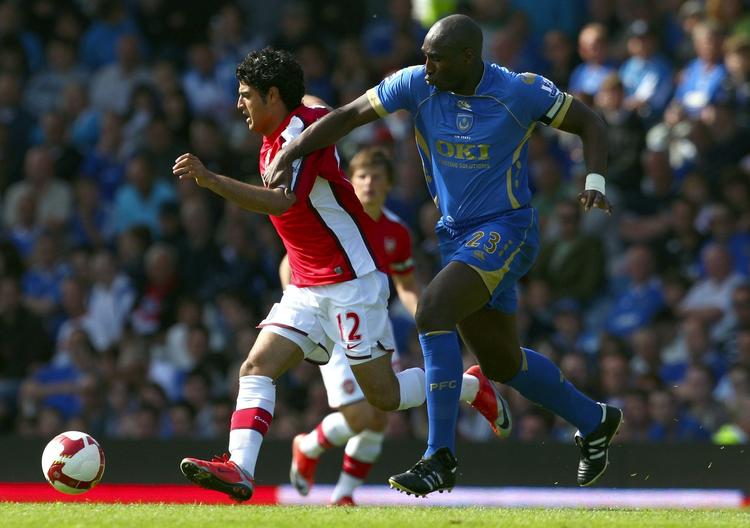 Sol Campbell (til højre) begyndte egentlig sin karriere som angriber, men er med årene blevet en bundsolid centerforsvarer. ARkivfoto. 