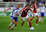 De danske fodboldkvinder skal i aften revancere sig fra kampen mod Finland. Hvis ikke, bliver modstander i kvartfinalen hård. Arkivfoto. 