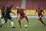 José Junior i midten er utilfreds med FC Nordsjællands fyring af ham. 