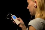 Forskerne satte otte forskellige små hovedtelefoner til en iPod og afprøvede dem på 60 patienter med pacemaker eller andre indopererede enheder. 