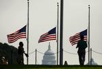 Flagene gik på halv ved Washington monumentet, da Edward Kennedy døde. 