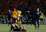 Som den slagne mand, han er, ligger Zdenek Pospech på ryggen efter nederlaget til Apoel Nicosia. 