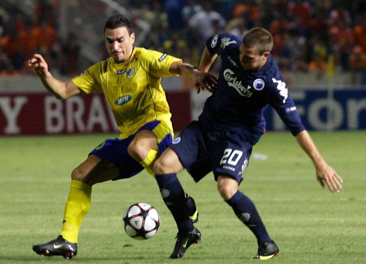Cypriotiske Apoel Nicosia lagde FCK ned. Nu får københavnerne også tæsk på børsen. 