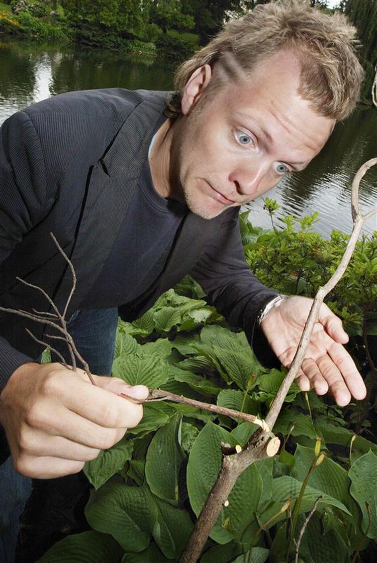 Michael Jeppesen er bl.a. kendt for sine kontante kunstanmeldelser i Dagbladet Information. 