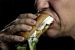 Burgerkæden McDonald forsøger sig med en et mere ernæringsrigtigt initiativ nemlig Chicken Olympic, der ikke er så fed som mange af McDonald's andre produkter. Om seks uger lanceres varianten Olympia, der er endnu sundere. 