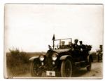 Christian X havde en løve som kølerfigur på sine biler, her en Mercedes fra 1920. Der er ingen fotografier fra trafikuheldet i 1898. Foto: Privat fra bogen 