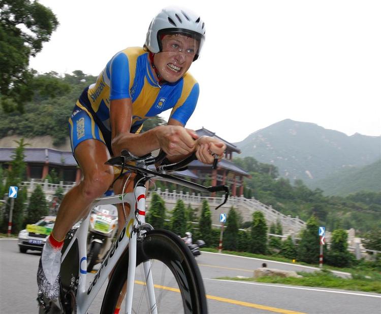 Gustav Larsson, her i den svenske holdtrøje ved OL i Beijing, fører fransk etapeløb. Arkivfoto. 