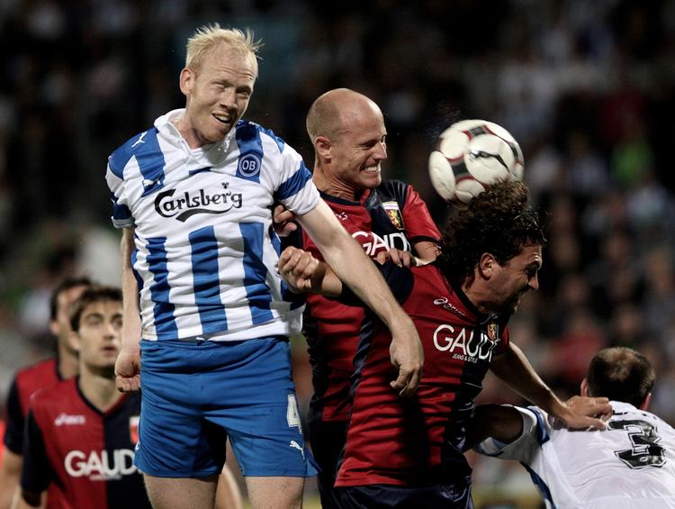 Hans Henrik Andreasen ved scoringen til 1-0. 