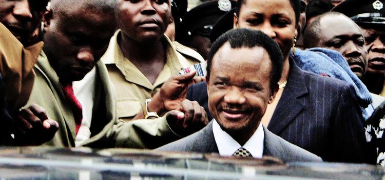 Efter frifindelsen i sidste uge kan Zambias tidligere præsident, Frederick Chiluba (bill.), ånde lettet op. Det samme kan måske andre afrikanske ledere, der har ranet mere til sig end de 500.000 dollar, Chiluba stod tiltalt for. Foto: Salim Henry 