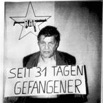 Hanns Martin Schleyer ses her, da han havde været bortført i 31 dage. 12 dage senere blev han myrdet. 