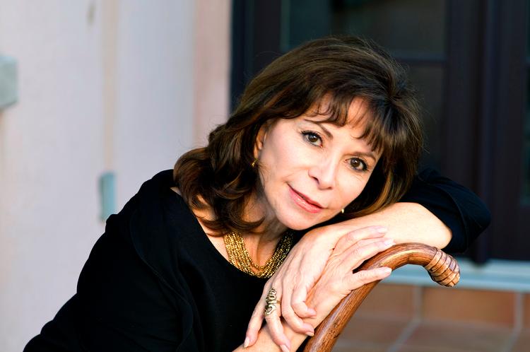 Isabel Allendes fans mødte frem i stort tal, da forfatteren for nylig var hjemme i Chile i forbindelse med udgivelsen af hendes nye roman. Kritikerne har end ikke anmeldt 'Øen under havet'. Foto: Lori Barra 