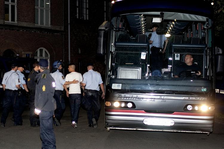 Politiet brugte en bus, der tidligere har tilhørt busselskabet Abildskou, i forbindelse med rydningen af Brorsons Kirke. Det har haft store omkostninger for selskabet. 