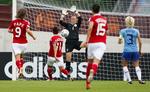 Danmark tabte 2-1 til Holland og er i farezonen for ikke at kvalificere sig til kvartfinalerne. 