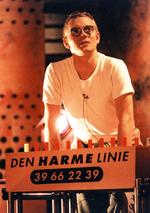 Casper Christensen var i 1992 vært på 'Den Harme Linje', hvor han blandt andet introducerede det legendariske rullefald. Arkivfoto. 