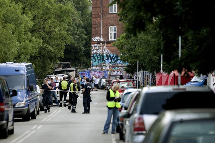 Politiet afspærrede området efter skuddramaet udenfor Christiania, hvor en 28-årig mand blev dræbt.. Arkivfoto. 