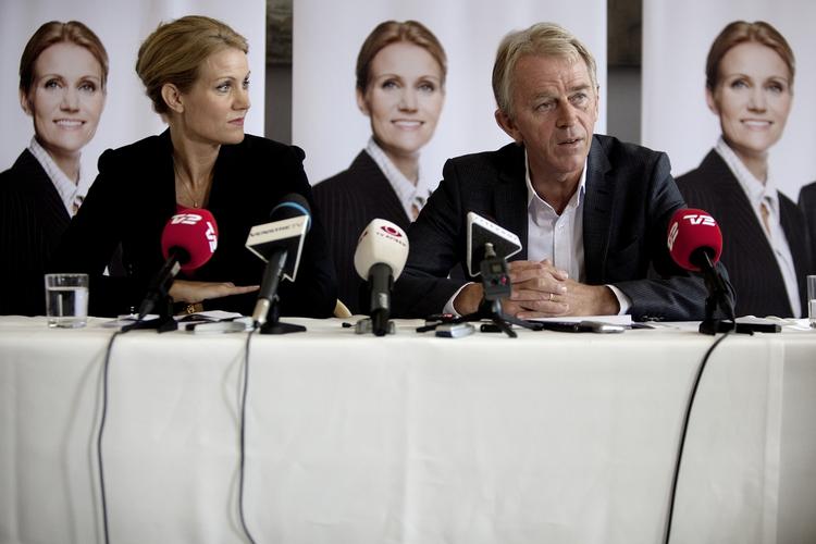 Helle Thorning-Schmidt har lagt al sin autoritet i sammen med SF at fastholde en klar skatte- og udenrigspolitik. Strategien er, at det må briste eller bære. Arkivfoto. 