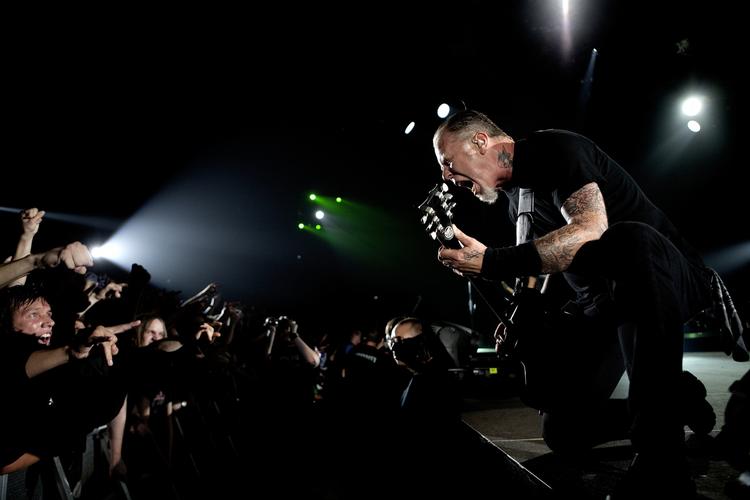 James Hetfield og vennerne i Metallica kan til forskeres forundring have en beroligende effekt på aber. Arkivfoto. 