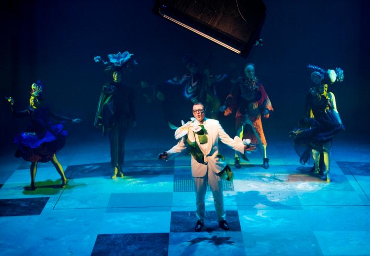 Blandt de navne, som står på scenen fra onsdag i næste uge, er, Lotte Andersen, Jimmy Jørgensen, Mark Linn, Jens Jørn Spottag og Sara Grabow. 