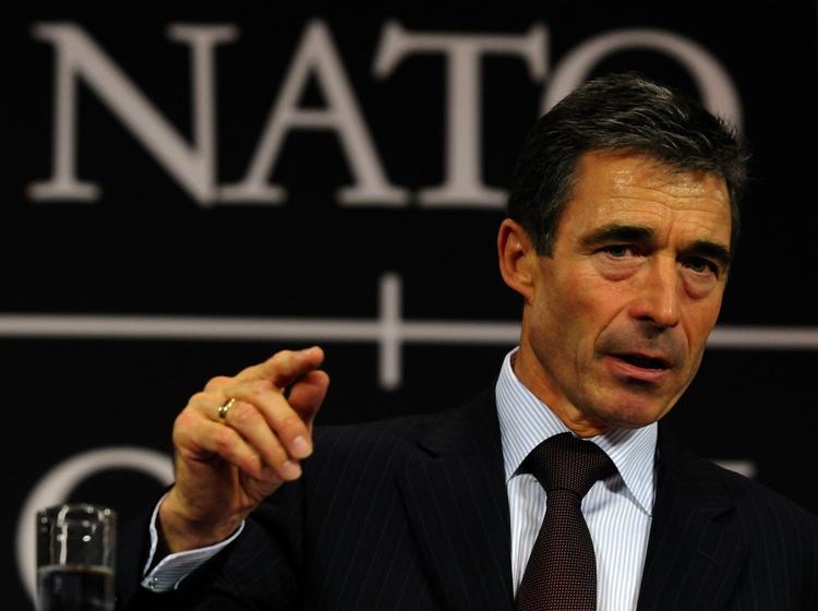 Anders Fogh Rasmussen på sit første månedlige pressemøde, hvor journalister kan spørge ind til hvad som helst. Selv fokuserede han blandt andet på det ineffektive samarbejde mellem Nato og EU. 