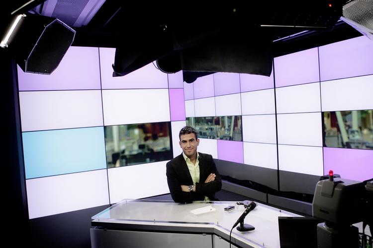 DR Update vil nu tage kampen op med TV2 News. Her er det Updates vært, Abdel Aziz Hamad Mahmoud. Arkivfoto. 