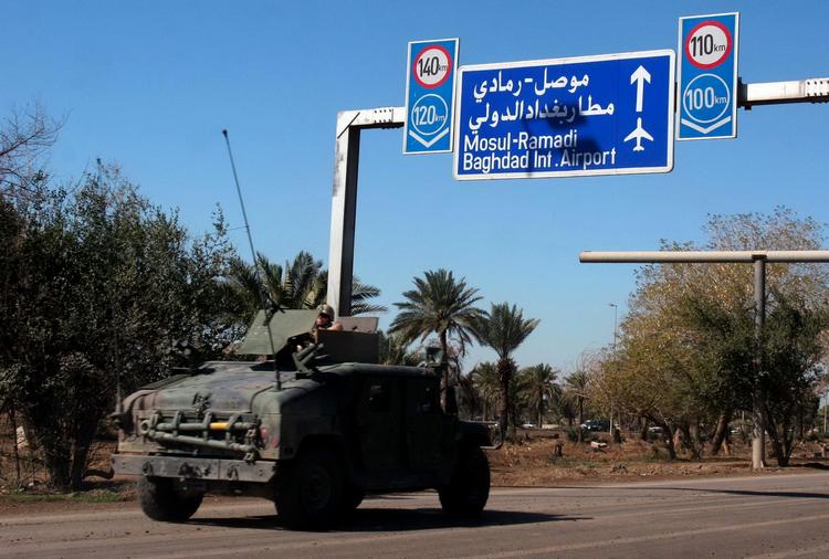 Man kan ikke komme i nærheden af lufthavnen i Bagdad, medmindre man er ansat, militær eller passager. Arkivfoto. 