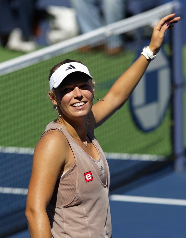 Caroline Wozniacki er efter en fejlfri kamp klar til tredje runde af US Open. 