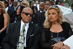 Musikproducerne Berry Gordy og Suzanne De Passe. 