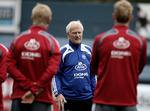 Morten Olsen siger, at han har flere gode alternativer til landsholdets 'problemposition'. 