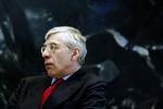 Den britiske justitsminister Jack Straw indrømmer, at olie var den del af grunden til at Lockerbie-terroristen i sidste måned blev løsladt fra sin livstidsdom. 