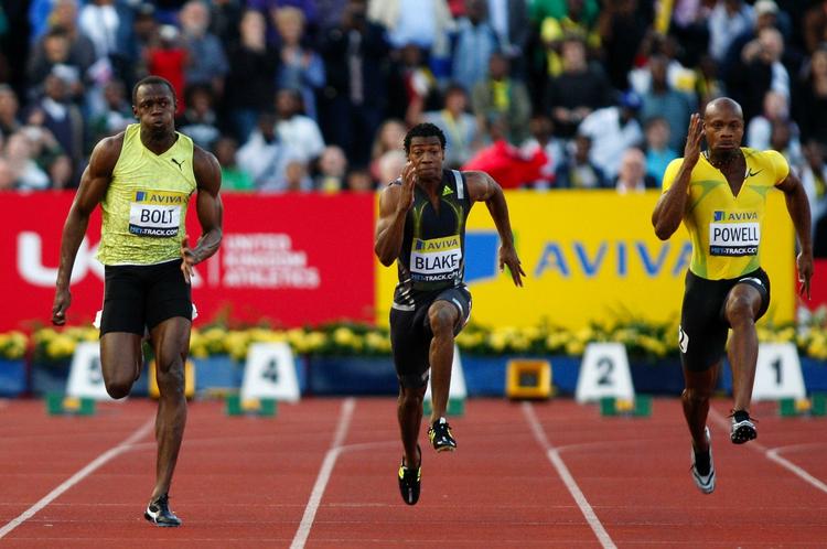 Yohan Blake (i midten) er verdens hurtigste teenager. Landsmanden Usain Bolt (til venstre) var over 20 år, da han første gang kom under de magiske ti sekunder på 100-meteren. Arkivfoto. 