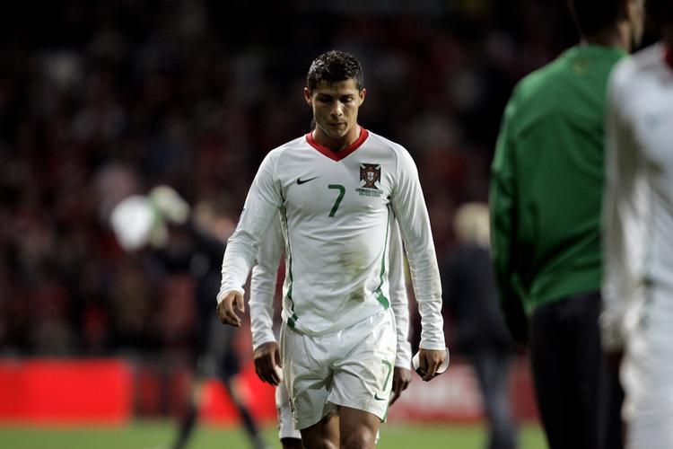 Superstjernen Cristiano Ronaldo og de øvrige portugisere havde et par gevaldige afbrændere i Parken. 