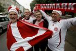 Der skal hentes fem VM-point yderligere, hvis de danske fodboldtilskuere skal være sikre på at kunne følge landsholdet i Sydafrika. Arkivfoto. 