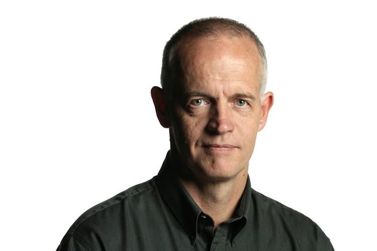 Det er mørkemænd i de totalitære muslimske stater, der dikterer de gamle muslimske dogmer. Men et mindretal af muslimer har lyst til at leve efter disse, skriver Anders Jerichow. 