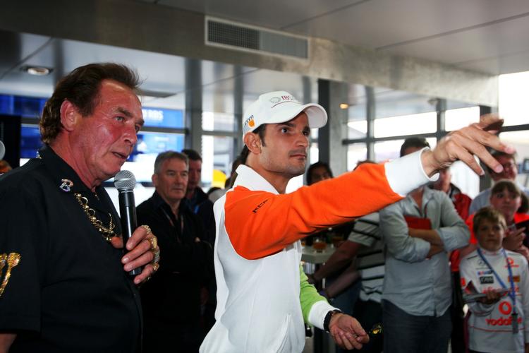 Italienske Vitantonio Liuzzi (midt) kommer til at afløse Giancarlo Fisichella hos Force India. Arkivfoto. 