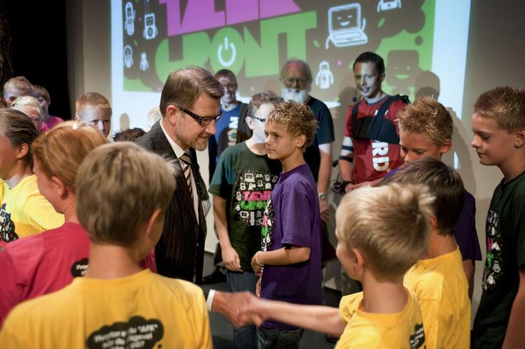 Videnskabsministeriet og minister Helge Sander lancerer i denne uge konkurrencen 'Klima-joker'. Her opfordrer man børn og unge mellem 10-16 år til at finde på øgenavne til CO2-syndere. 