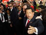 Sikkerheden var enorm, da Hugo Chavez i går stillede op på den røde løber i Venedig. 