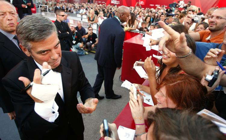 George Clooney er ankommet til Venedig. Normalt bor han i en villa ved Como-søen. 