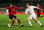 Nicklas Bendtner og Albaniens Debatik Curri. 