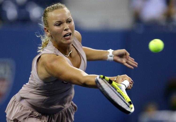 Caroline Wozniacki fik én af karrierens største sejre, da hun i nat dansk tid slog Svetlana Kuznetsova ved US Open. Med sejrscifrene 2-6, 7-6 (7-5), 7-6 (7-3) er Wozniacki klar til en grandslam-kvartfinale som den første dansker i 42 år. 