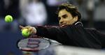 Det var en glad Roger Federer, der efter sejren over Robin Söderling delte bolde ud til publikum ved US Open. For sjette gang på stribe er schweizeren i semifinalen.. 