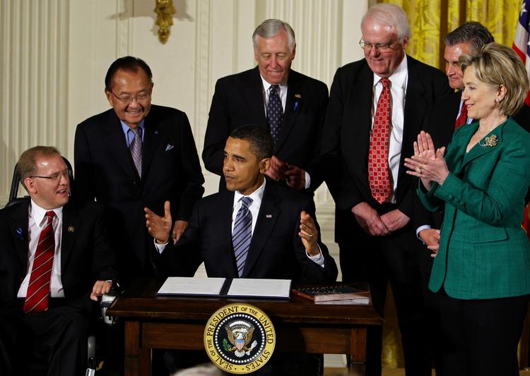 Steny Hoyner (der her ses ved et arrangement lige bag Barack Obama) var personlig ven med Svend Auken. 