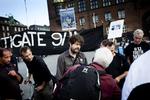Tvillingetårnenes skæbne er til debat på Rådhuspladsen i København, hvor skeptikere demonstrerer for at få en undersøgelse af hændelserne 11. september 2001. 