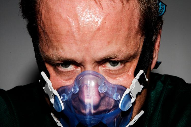Jakob Axel Nielsen under måling af konditallet. Han er meget tæt på at komme i elitekategorien, hvor grænsen er et kondital på 50, mens ministerens er 49,2. 