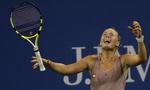 Kiksede matchbolde ved 5-4 og 6-5 i tredje sæt slog ikke Caroline Wozniacki ud, og i tiebreakeren afgjorde hus kampen mod Svetlana Kusnetsova til sin egen store glæde. 