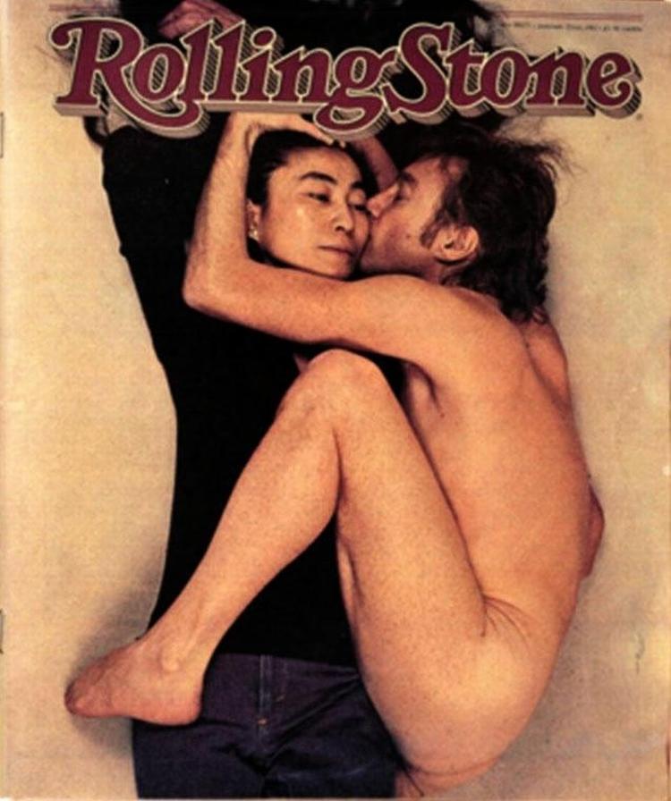 Coveret fra Rolling Stones magazine fra januar 1981. På billedet ligger John Lennon og holder om Yoko Ono. Billedet er taget af Annie Leibovitz samme dag, som Lennon blev skudt i december 1980. 