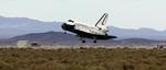 Nasa regner med, at rumfærgerne har seks flyvninger tilbage, før rumfartsagenturet går over til en ny model, som både kan flyve astronauter til månen og til rumstationen. 