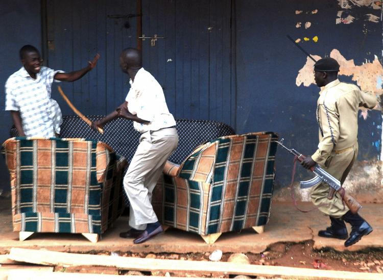 Dansk ægtepar overværede uroligheder i Kampala, Uganda, på nærmeste hold. 