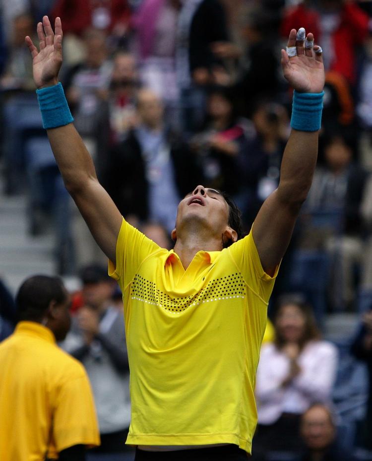 Rafael Nadal er endelig klar til semifinalen, efter hans kvartfinale fredag blev udsat. 