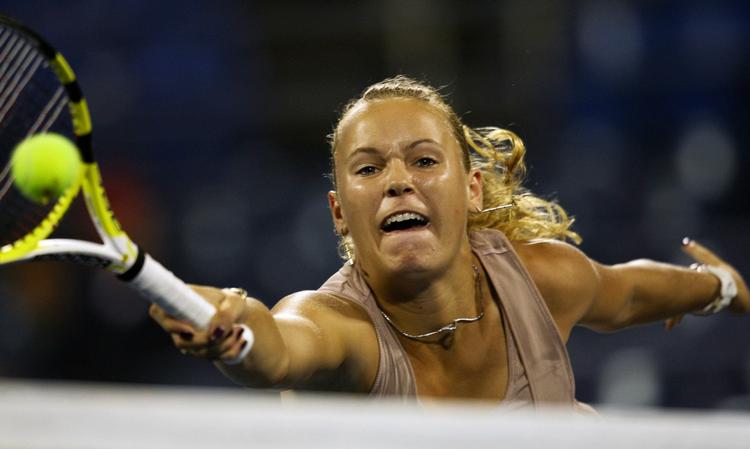 Caroline Wozniacki glæder sig til at spille finalen på verdens største tennisarena, hvor hun har vundet før, selv om alle heppede på modstanderen. 