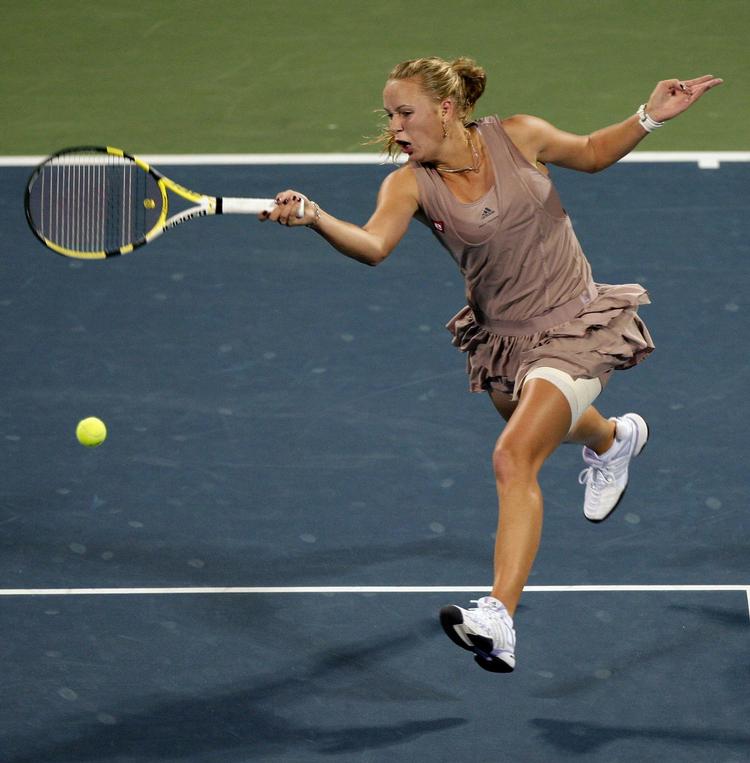 Caroline Wozniacki er i sin første grand slam-finale, hvor hun skal møde belgiske Kim Clijsters. 